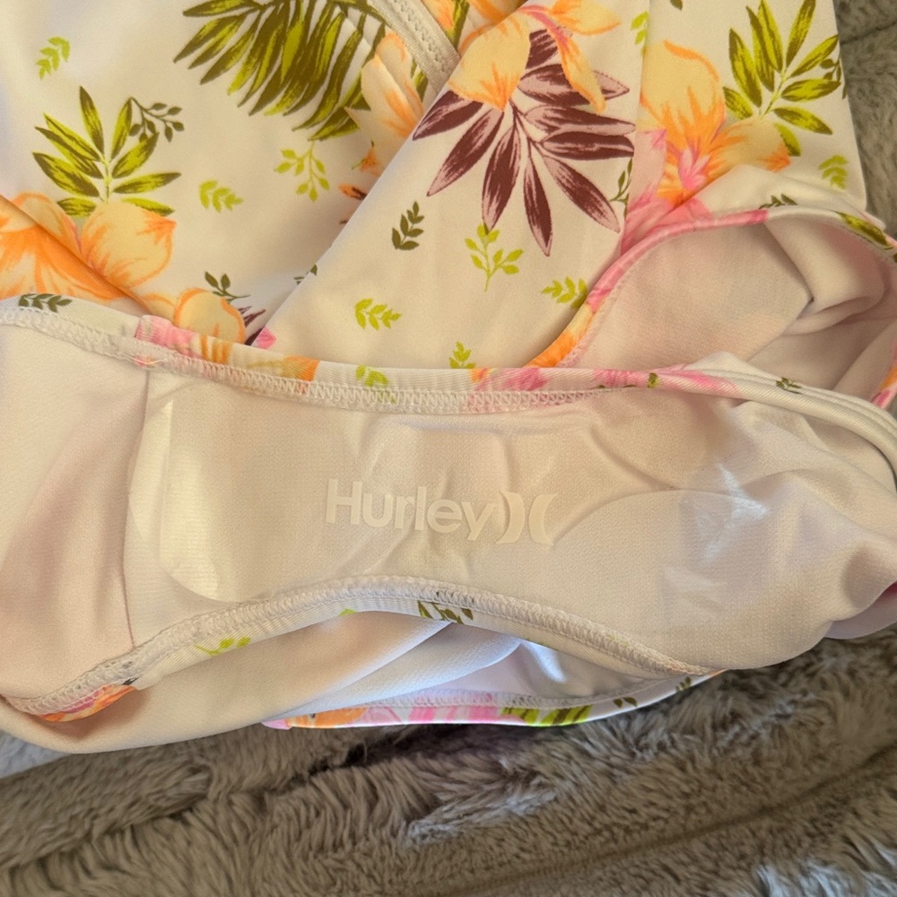 Hurley Floral Long Sleeve Rash guard ! Pink, Yellow, Green suit . - Picture 6 of 6